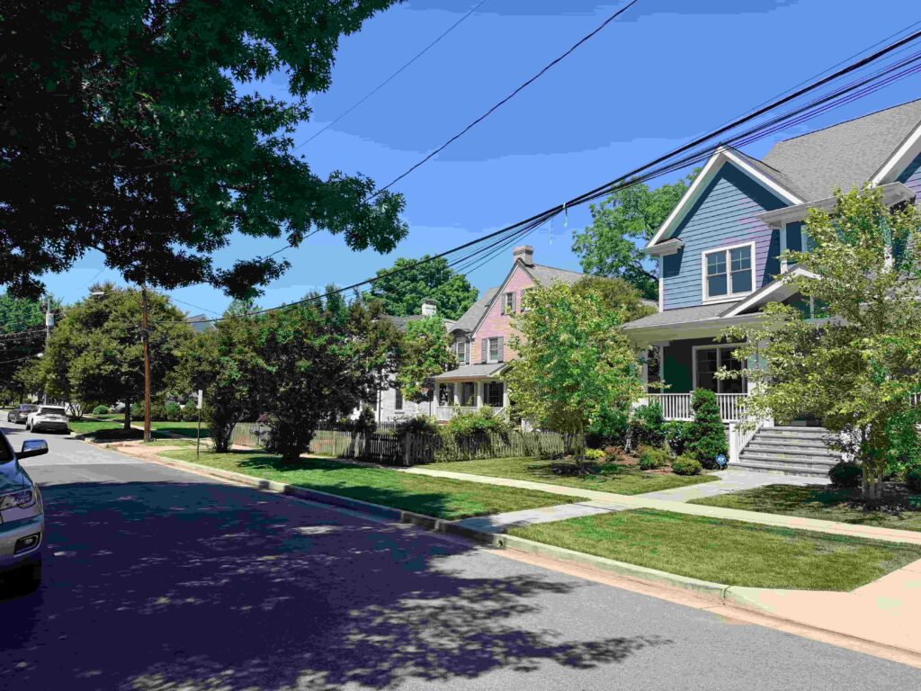 A neighborhood of lovely Arlington Virginia homes